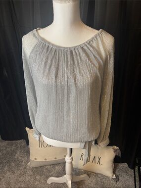 CeCe Silver Metallic Scoop-Neck Long-Sleeve Blouse